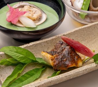 【雅怀石】使用奢华食材的豪华怀石料理套餐(9月、10月有砂锅蒸星鳗和松茸、松茸饭等)