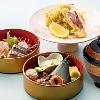 【昼・鯉城三段重】季節の味覚をふんだんに詰め合わせたお重ランチ
