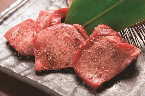 厚切り牛タン(塩・タレ)