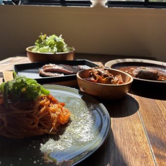 学生のコース　ボリュームのある料理と二時間飲み放題コース