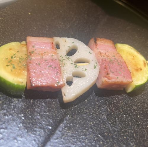 厚切りベーコン串