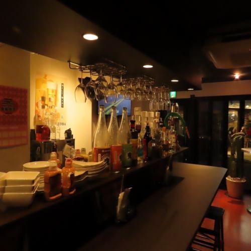 落ち着いたインテリアが彩るスタイリッシュな店内