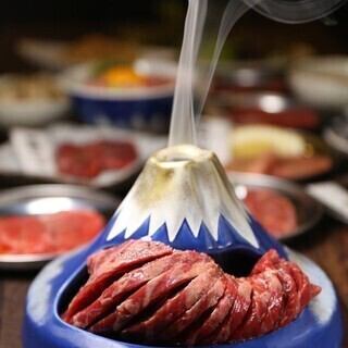 《飲み放題2時間付》名物ハラミスモークステーキなど全11品が楽しめる一押しプラン