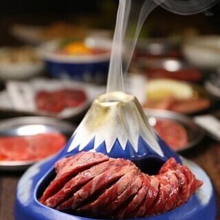 《飲み放題2時間付》名物ハラミスモークステーキなど全11品が楽しめる一押しプラン