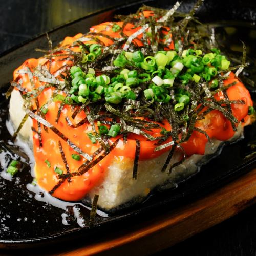 強めのにんにくが癖になる人続出！「ピリ辛豆腐ステーキ」