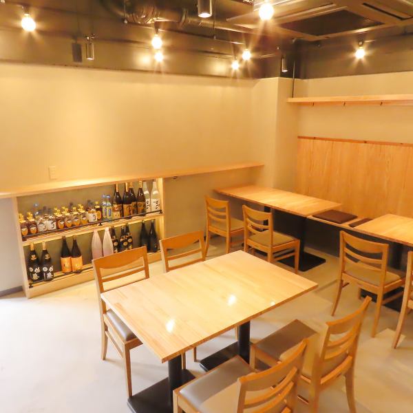 ≪カウンター席・テーブル席≫カウンター席では、料理が出来上がる様子を間近で楽しむことができ、特別なひとときを演出します。一方、テーブル席は広々とした空間で、友人や家族とゆったりとした時間を過ごすのに最適です♪居心地の良い空間で、素敵なひとときをお過ごしください。