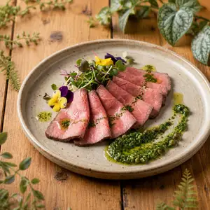 国産牛内もも肉のローストビーフ 山葵のバニェット