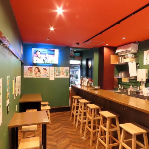 <p>Counter seats are available for one person or more.You can feel free to come alone.It is also perfect for dates, meals with family and friends.Please feel free to stop by on your way home from work^^.</p>