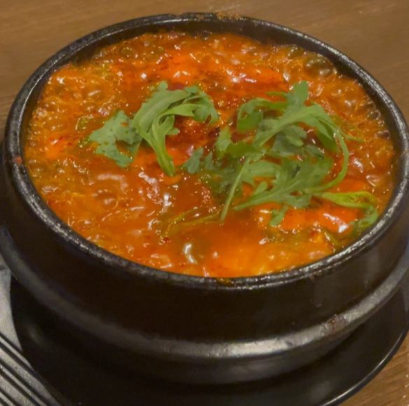 熊本の居酒屋で楽しむ韓国料理は、女子会やデートにぴったりの選択肢です★お洒落で落ち着いた雰囲気の店内は、友人や特別な人との会話を弾ませるのに最適です♪皆様のご来店を心よりお待ちしております！