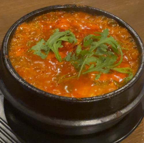 <p>熊本の居酒屋で楽しむ韓国料理は、女子会やデートにぴったりの選択肢です★お洒落で落ち着いた雰囲気の店内は、友人や特別な人との会話を弾ませるのに最適です♪皆様のご来店を心よりお待ちしております！</p>
