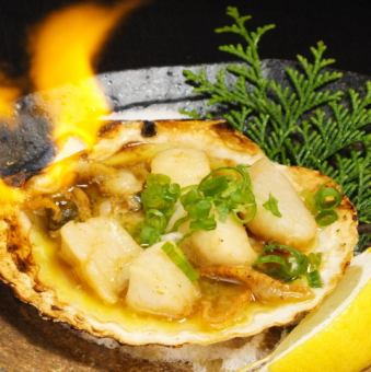 Grilled natural scallop butter