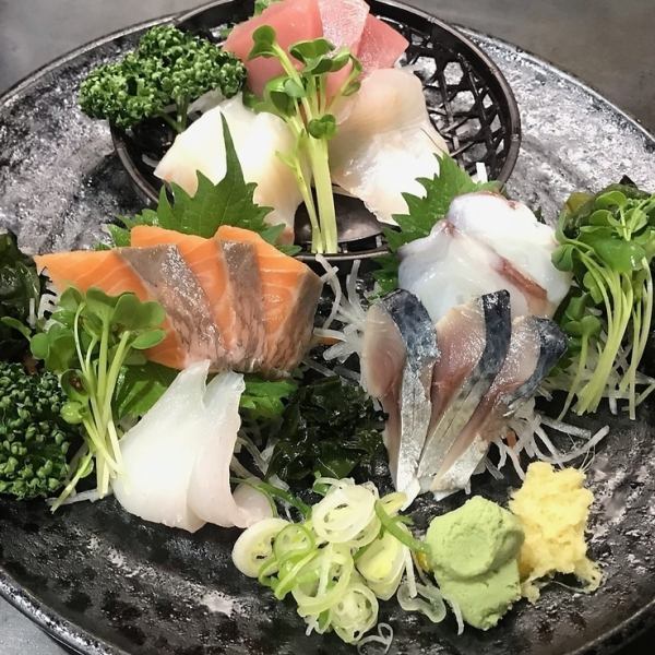 Fresh sashimi and seafood!!