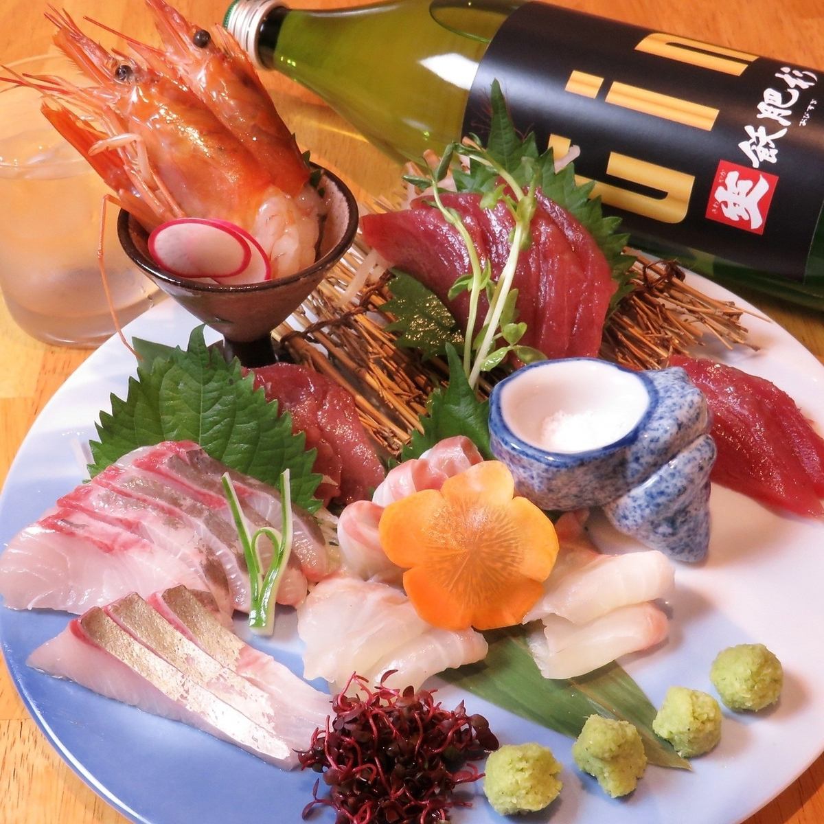最上級天然本鮪の刺身や大トロ藁焼きを堪能！旬の新鮮魚介も豊富