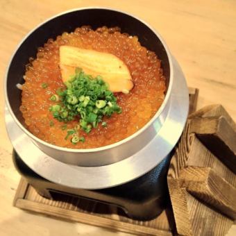 鮭といくらの親子釜飯