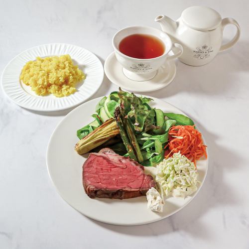 Thick-sliced roast beef and seasonal vegetables appetizer