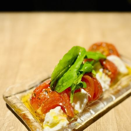 自制半干西红柿和水牛马苏里拉奶酪