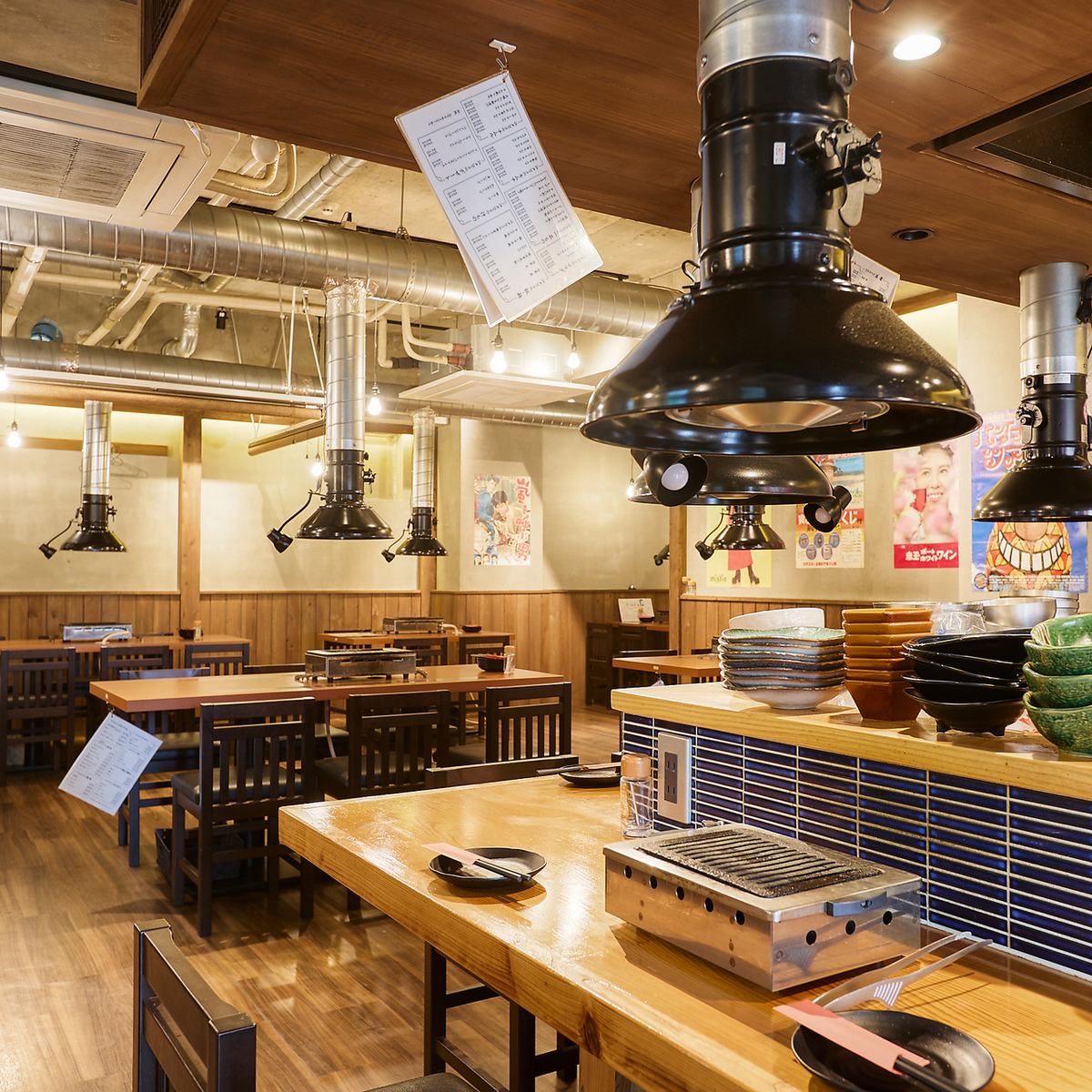 深夜まで営業しており、レトロな雰囲気で大人の夜を演出します！