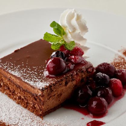 ミックスベリーとチョコレートケーキ