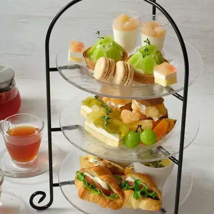 【僅限八月】桃子與閃耀麝香下午茶：11款甜點及鹹點 + 選擇性咖啡