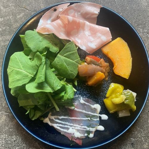 ランチの前菜の盛り合わせ