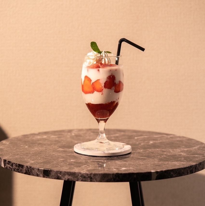 A cafe serving acai, shisha and fruit juices has opened in Shinsaibashi!