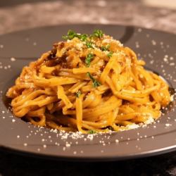 Fresh Pasta Creamy Bolognese