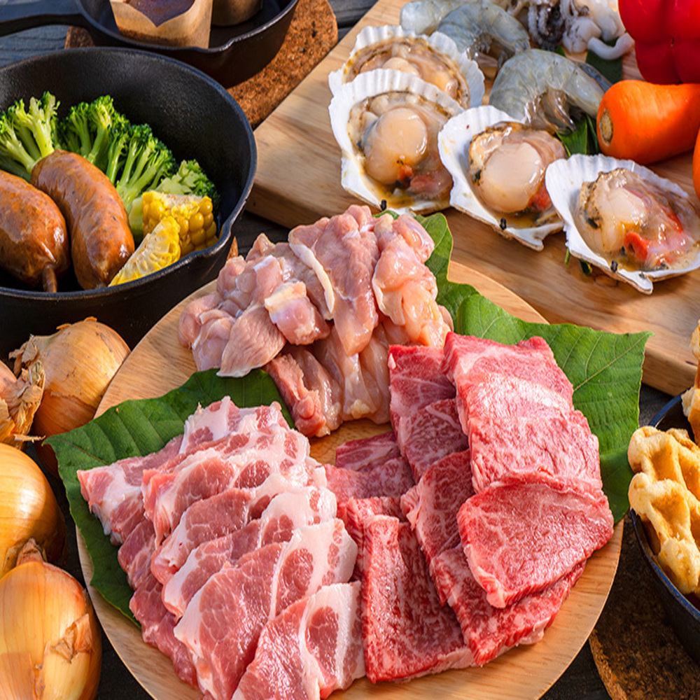 牛リブロースや殻付きホタテなど豪華食材♪食べ飲み放題コース！