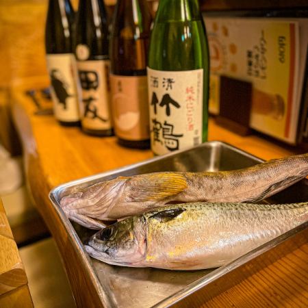 釣り好き店主が営む和食をリーズナブルに。単品380円(税別)～