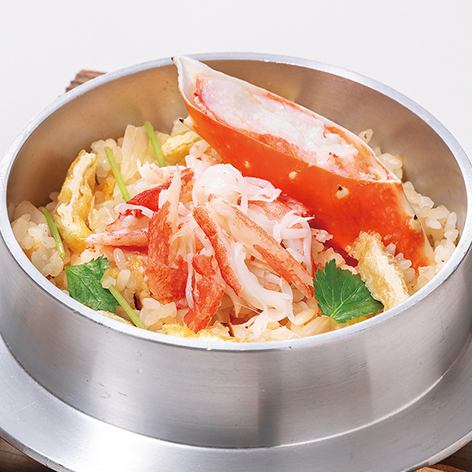 在为期10天的节日中，您可以以合理的价格品尝到著名的螃蟹釜饭等季节性釜饭。