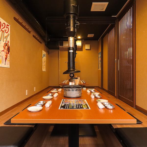 【最大20名まで収容可能】完全個室のお席は最大20名様までご利用可能です。会社宴会やプライベートの飲み会、学生会などご利用シーンに合わせてご活用ください！少～中団体様のご予約も承っておりますので、お気軽にお尋ねください。