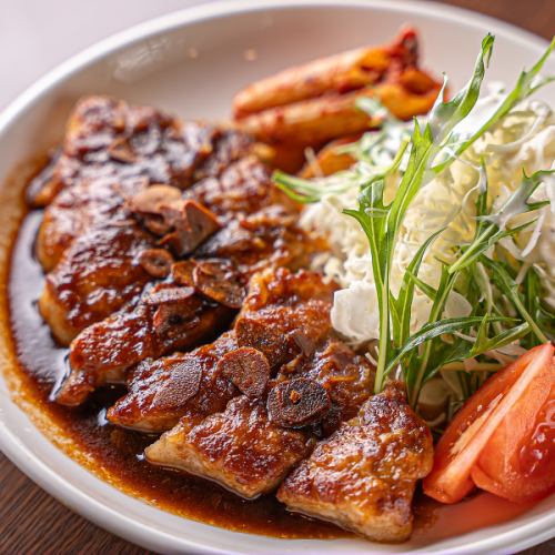 特製のタレで味をつけたトンテキ