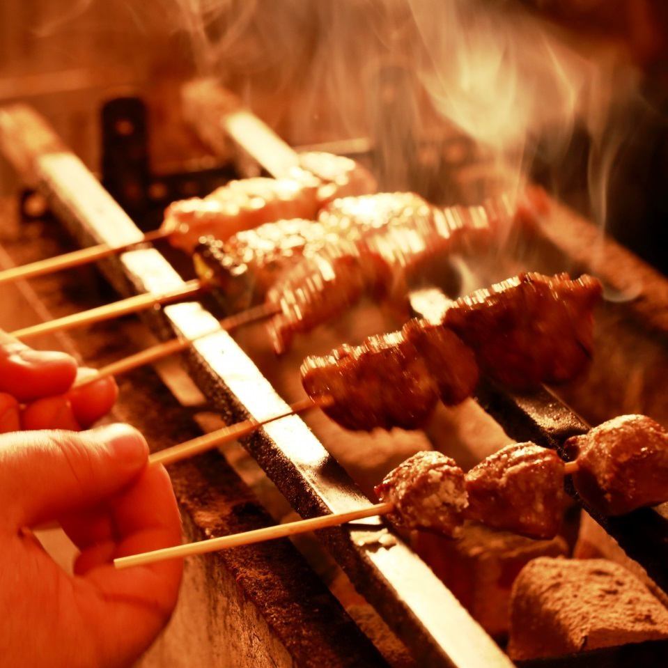 You can also enjoy grilled skewers. Courses with all-you-can-drink are available starting at 4,500 JPY (incl. tax)!