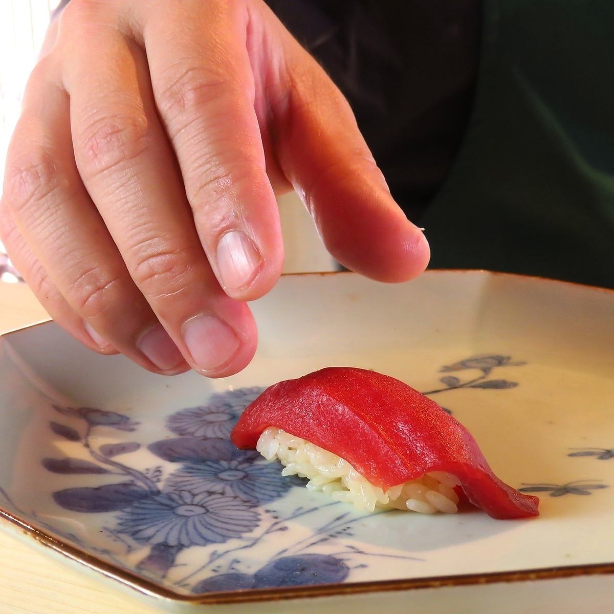 "山治"から仕入れる高品質な鮮魚を堪能/コース5500円(税込)