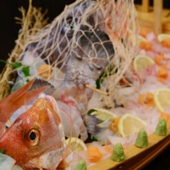 極致奢華...【櫃檯懷石料理】（需預約）10道菜品16,500日元