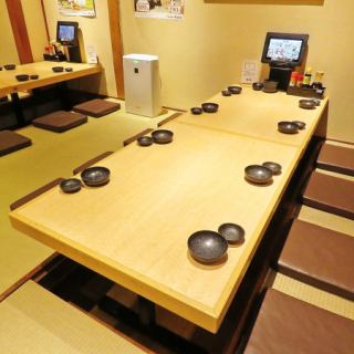 くつろぎの掘りごたつは、会社宴会、ご家族でのお食事会など、様々なシーンに人気です。