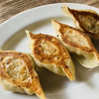 肉汁焼餃子(4コ)