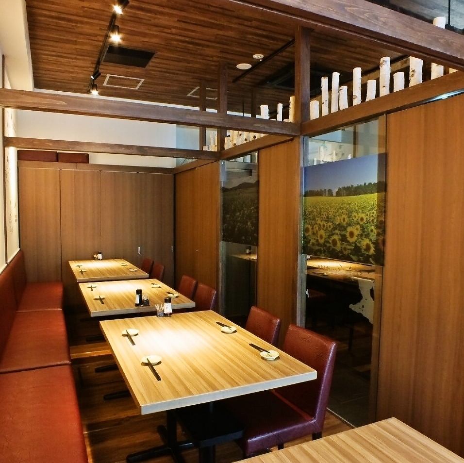 [Private banquet room] Accommodates up to 20 people. Perfect for large group banquets!