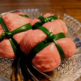 精选和牛套餐配盐渍葱牛舌！！（16道菜+2小时畅饮）[8000日元（含税）]