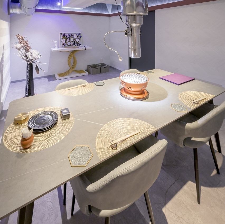 -A hideaway for adults-Fully equipped with private rooms.Enjoy the finest Wagyu beef