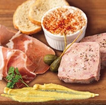 生ハムとイベリコ豚シャルキュトリー3種盛り合わせ