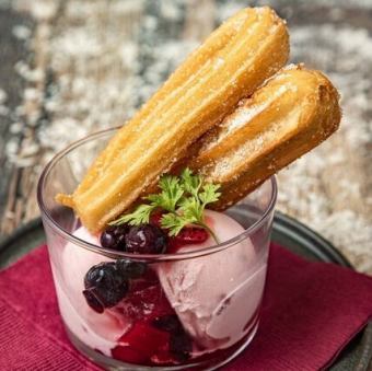 2種のチュロス～季節のアイス添え