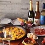 【平日限定】フィエスタコース◎スペイン定番料理を堪能！海外ワイン等30種飲放題付4500円(税込)