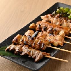 雞腿/雞皮/雞腿/雞心/肉丸/雞胗/青椒/蔥
