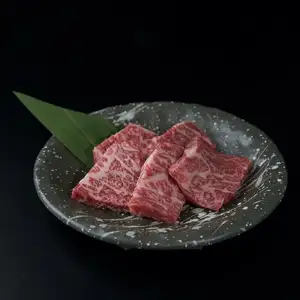 只有地板