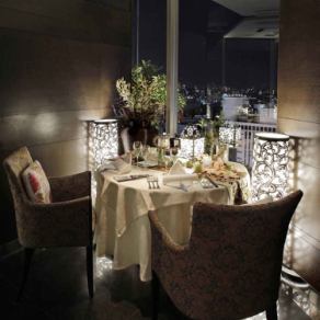 [Supper time only] The next table seat is a special VIP seat that is separated by a modern curtain and you can immerse yourself in the romantic world of only two people.It will give you a higher-grade date like visiting overseas ...Make reservations fast!