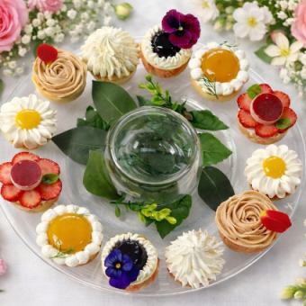 [Flower & White Rose Plate Included] Flower Afternoon Tea to Enjoy the Fragrance