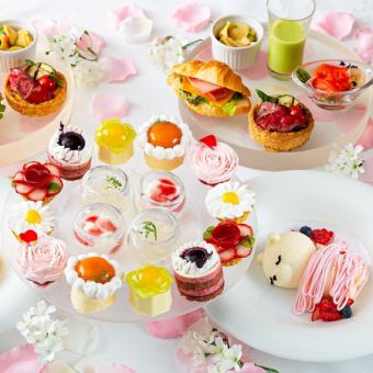 [My Favorite Bear & White Rose Plate] Flower Afternoon Tea to Enjoy the Fragrance