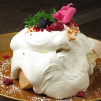 Chiffon cake with Hokkaido cream