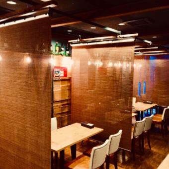 Four-seat seats on the 2nd floor are semi-private rooms divided by rails ☆ 9 seats where you can feel the warmth of wood ♪ We can respond to various scenes from drinking parties, spacious use on dates and meals for families !