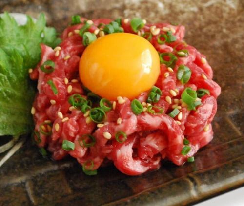 馬刺しユッケ